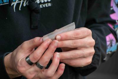 1 rolling cigarette